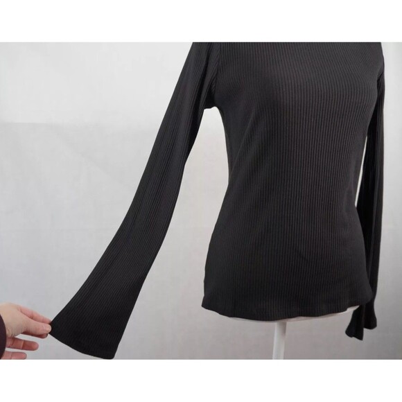 NWT! Modcloth Top Womens M Black Ribbed Long Flare Sleeve Stretch Closet Staple - Picture 6 of 10